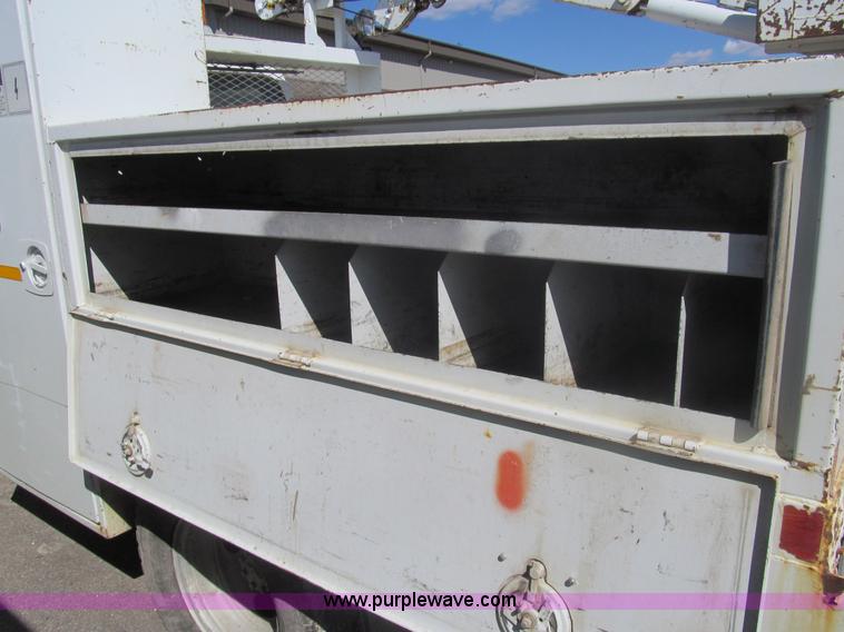 image for item I7212 1993 Ford F450 Super Duty crane truck