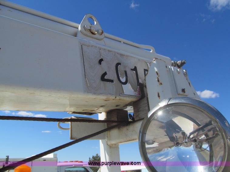 image for item I7212 1993 Ford F450 Super Duty crane truck