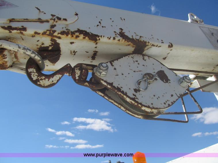 image for item I7212 1993 Ford F450 Super Duty crane truck