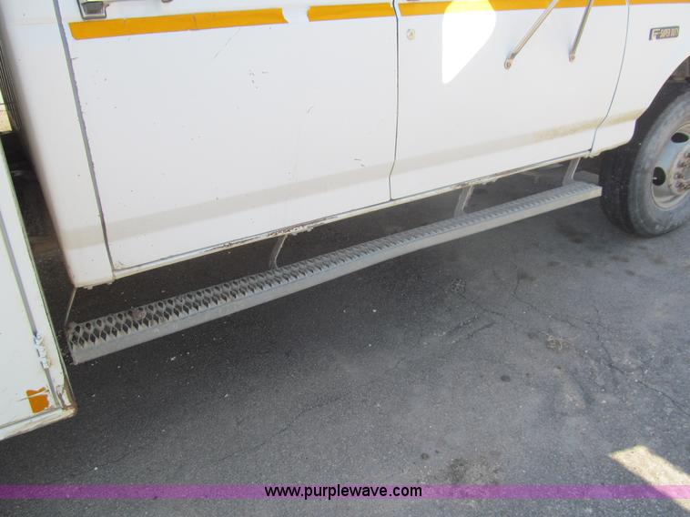 image for item I7212 1993 Ford F450 Super Duty crane truck