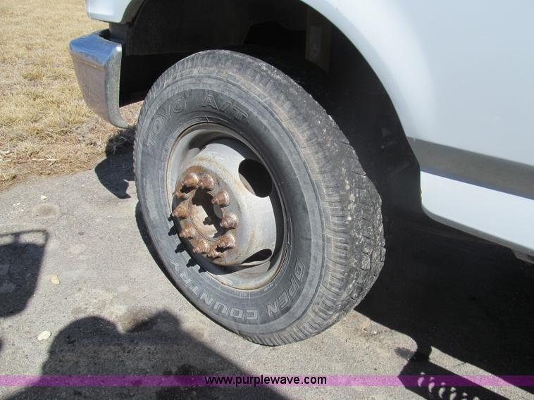image for item I7212 1993 Ford F450 Super Duty crane truck