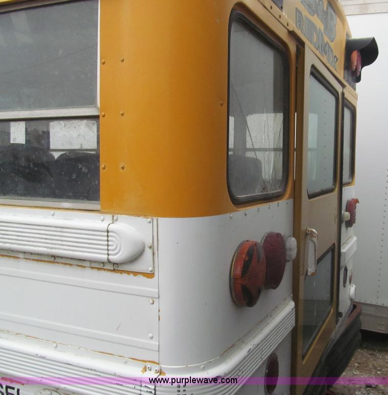 image for item I7235 1988 GMC G3500 Vandura school bus