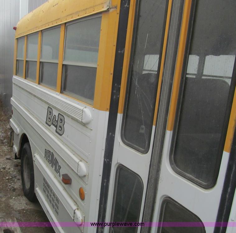 image for item I7235 1988 GMC G3500 Vandura school bus