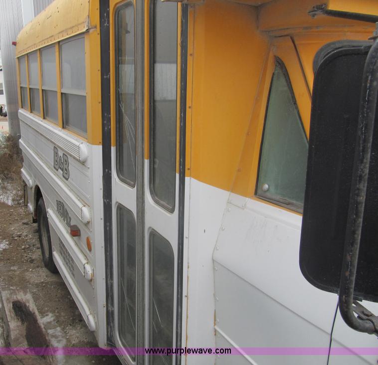 image for item I7235 1988 GMC G3500 Vandura school bus