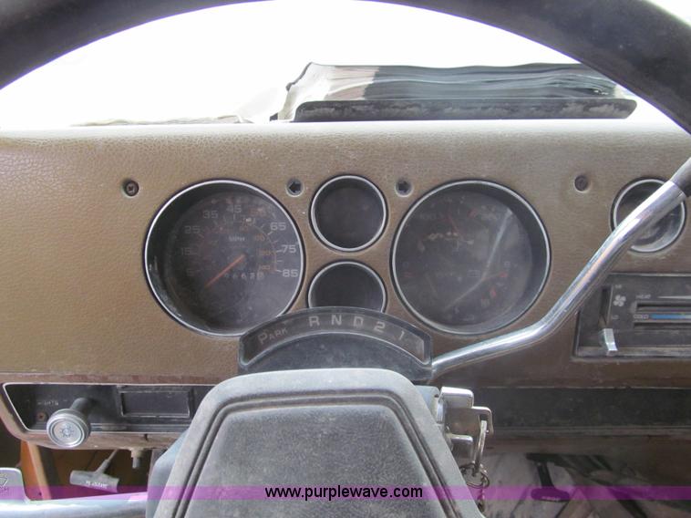 image for item I7235 1988 GMC G3500 Vandura school bus