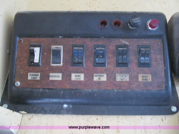 image for item I7235 1988 GMC G3500 Vandura school bus