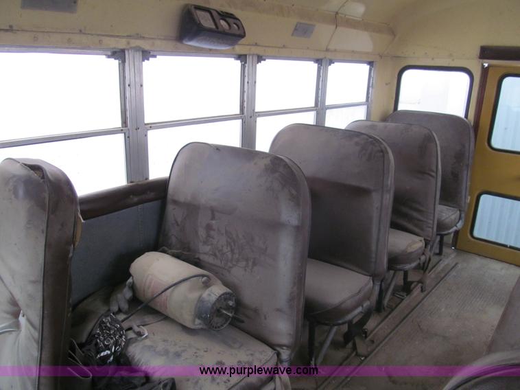 image for item I7235 1988 GMC G3500 Vandura school bus