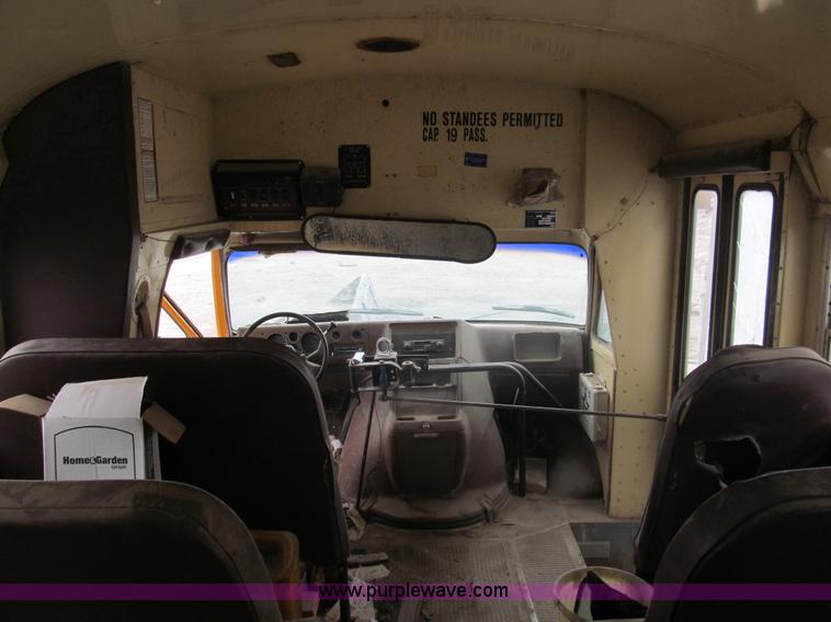 image for item I7235 1988 GMC G3500 Vandura school bus