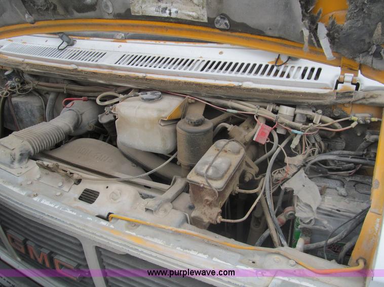 image for item I7235 1988 GMC G3500 Vandura school bus