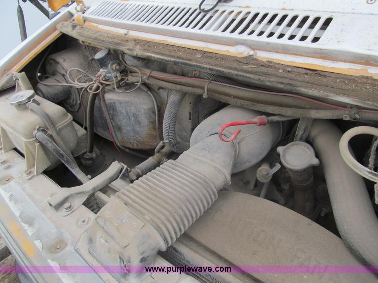 image for item I7235 1988 GMC G3500 Vandura school bus