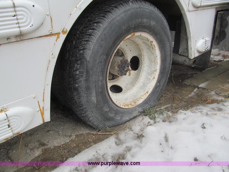 image for item I7235 1988 GMC G3500 Vandura school bus