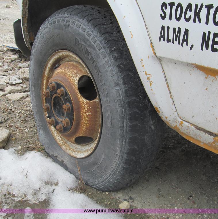 image for item I7235 1988 GMC G3500 Vandura school bus