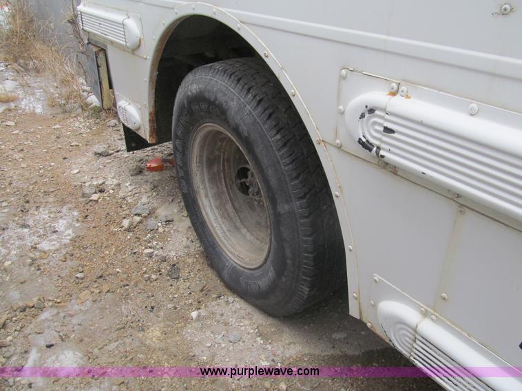 image for item I7235 1988 GMC G3500 Vandura school bus