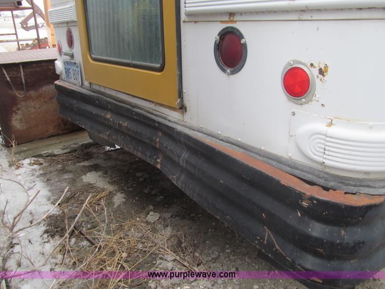 image for item I7235 1988 GMC G3500 Vandura school bus