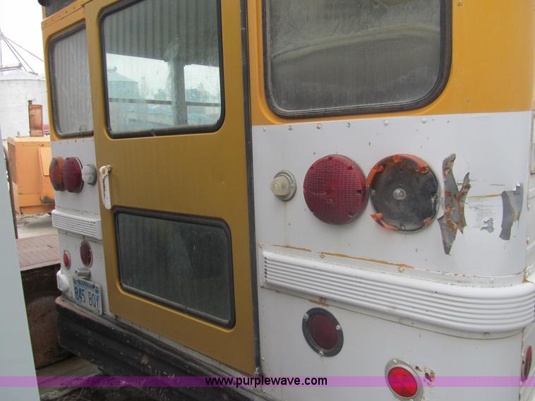 image for item I7235 1988 GMC G3500 Vandura school bus