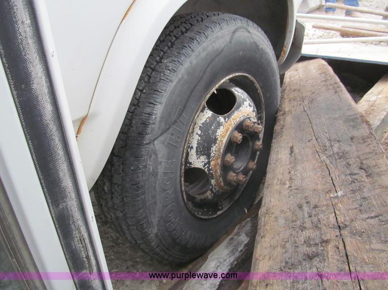 image for item I7235 1988 GMC G3500 Vandura school bus