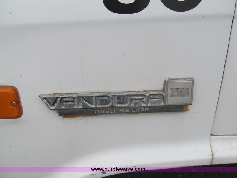 image for item I7235 1988 GMC G3500 Vandura school bus