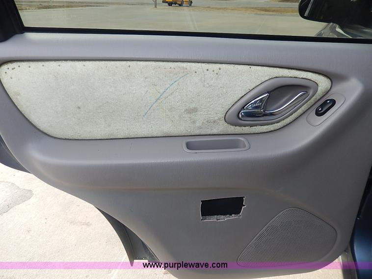 image for item I9310 2001 Mazda Tribute ES