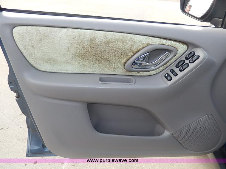 image for item I9310 2001 Mazda Tribute ES