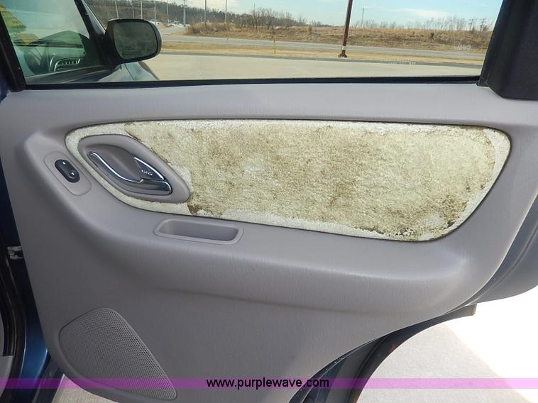 image for item I9310 2001 Mazda Tribute ES