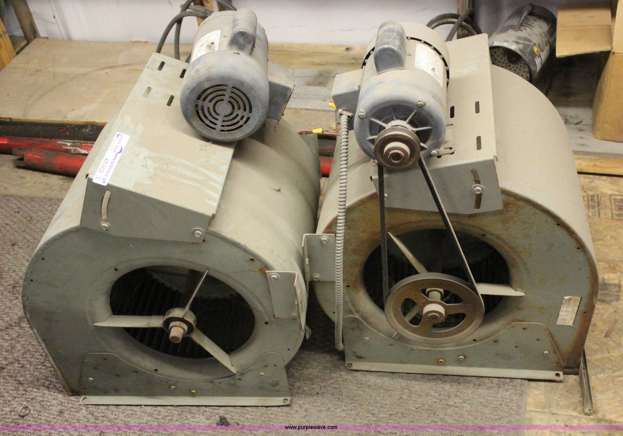 (2) squirrel cage fans in Topeka, KS Item AM9439 sold Purple Wave