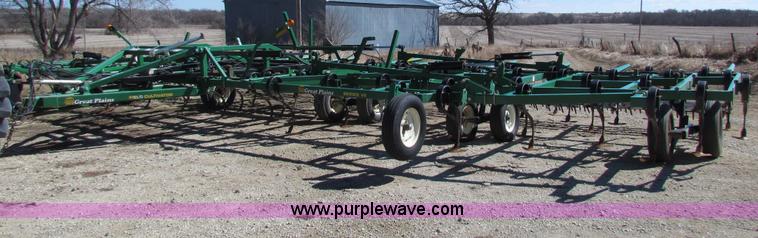 image for item AN9962 Great Plains FC7551 Series VII 51' folding field cultivator