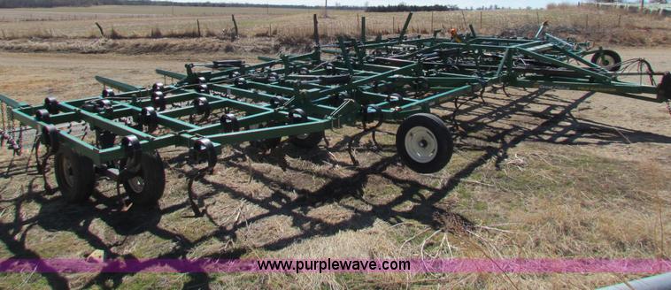 image for item AN9962 Great Plains FC7551 Series VII 51' folding field cultivator