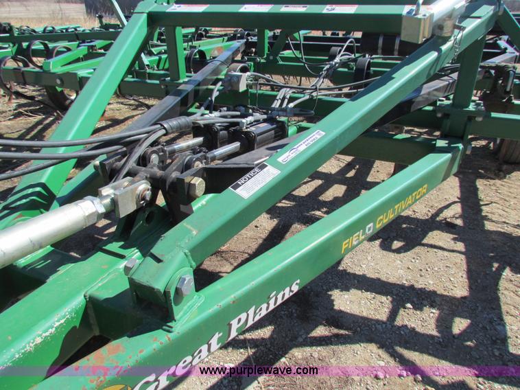 image for item AN9962 Great Plains FC7551 Series VII 51' folding field cultivator