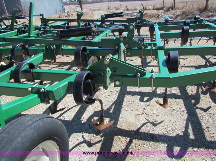 image for item AN9962 Great Plains FC7551 Series VII 51' folding field cultivator
