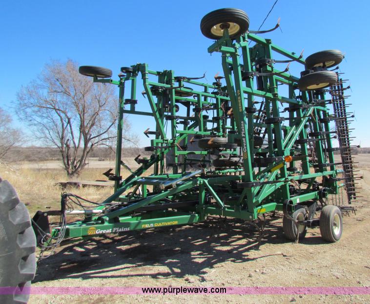 image for item AN9962 Great Plains FC7551 Series VII 51' folding field cultivator