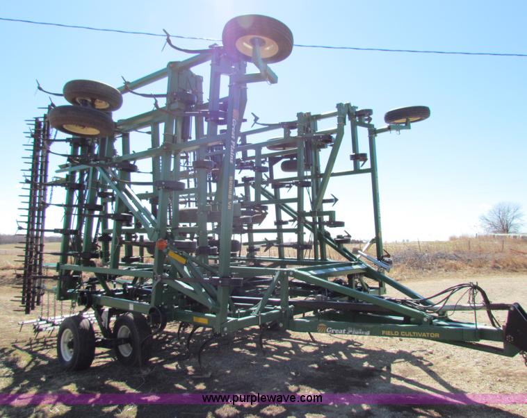 image for item AN9962 Great Plains FC7551 Series VII 51' folding field cultivator