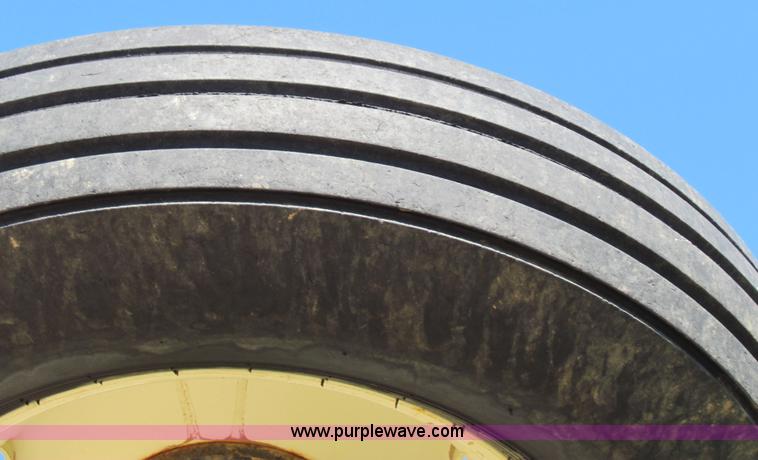 image for item AN9962 Great Plains FC7551 Series VII 51' folding field cultivator