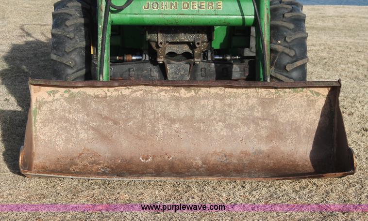 image for item AO9482 1992 John Deere 5200 MFWD tractor