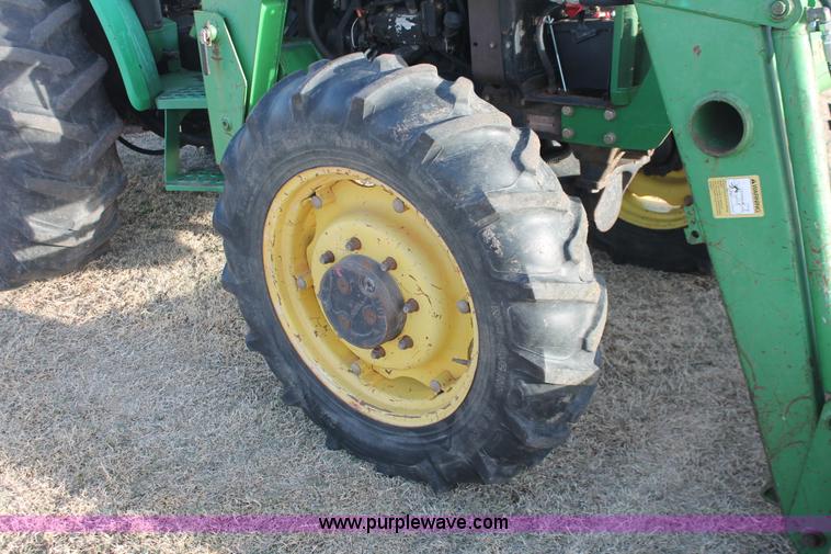 image for item AO9482 1992 John Deere 5200 MFWD tractor