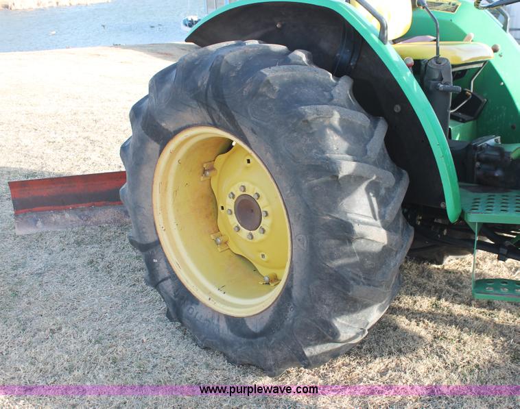 image for item AO9482 1992 John Deere 5200 MFWD tractor