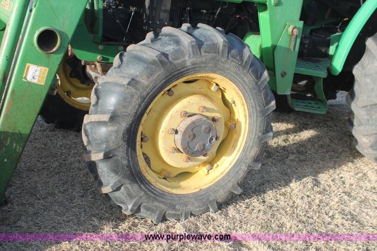 image for item AO9482 1992 John Deere 5200 MFWD tractor