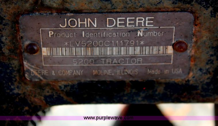 image for item AO9482 1992 John Deere 5200 MFWD tractor