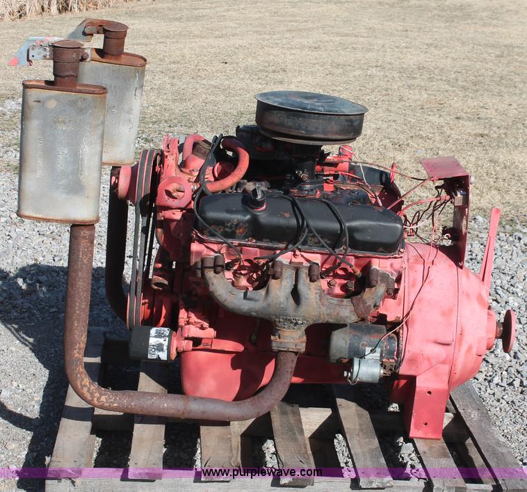 image for item AO9491 Chrysler HT-413-201 eight cylinder engine