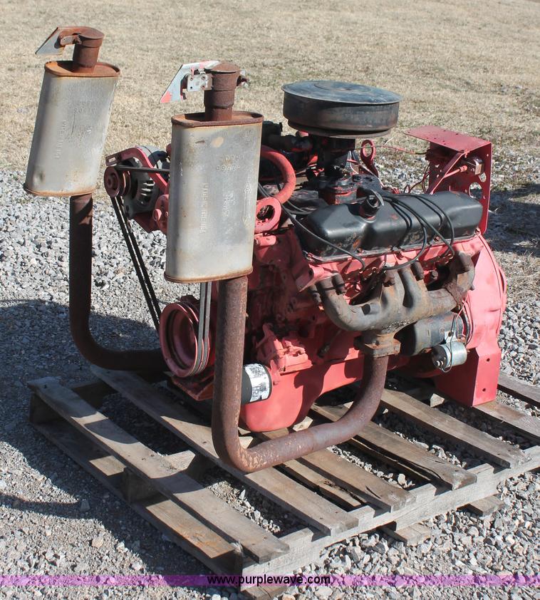 image for item AO9491 Chrysler HT-413-201 eight cylinder engine