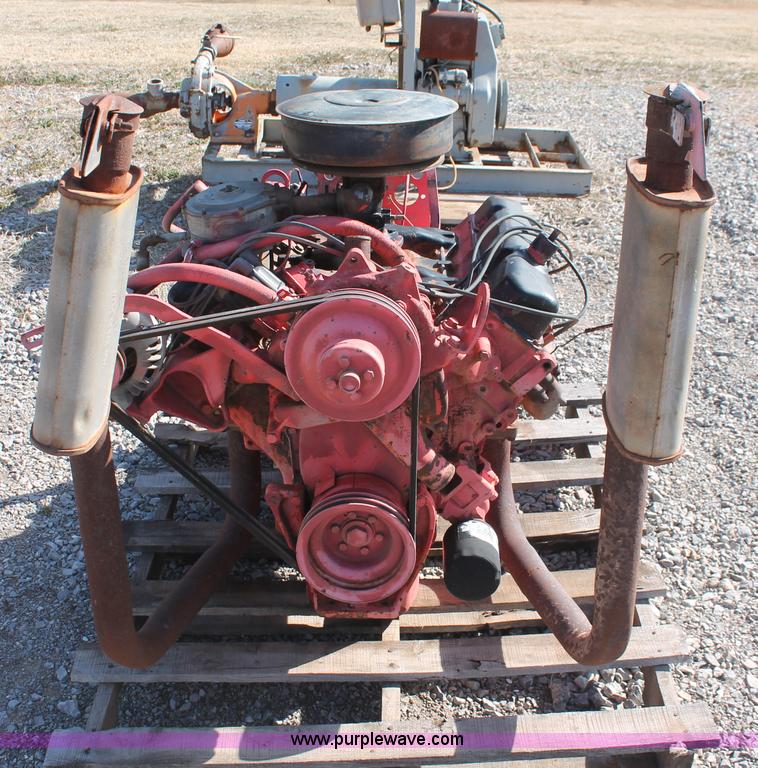 image for item AO9491 Chrysler HT-413-201 eight cylinder engine