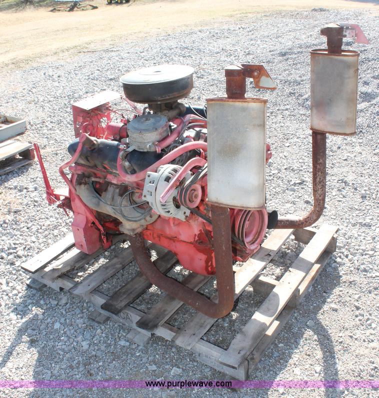 image for item AO9491 Chrysler HT-413-201 eight cylinder engine