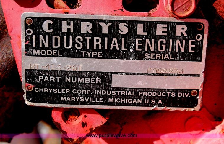 image for item AO9491 Chrysler HT-413-201 eight cylinder engine