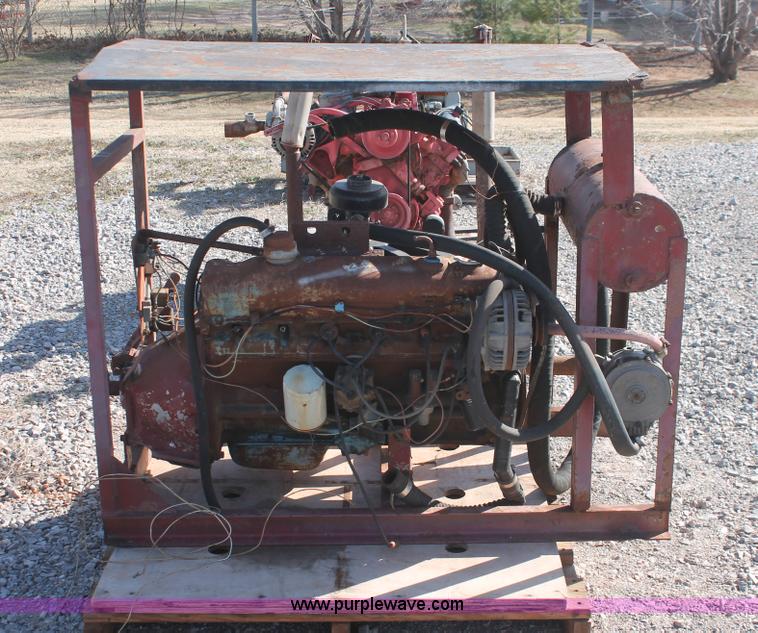 image for item AO9492 Chysler 225 six cylinder natural gas engine