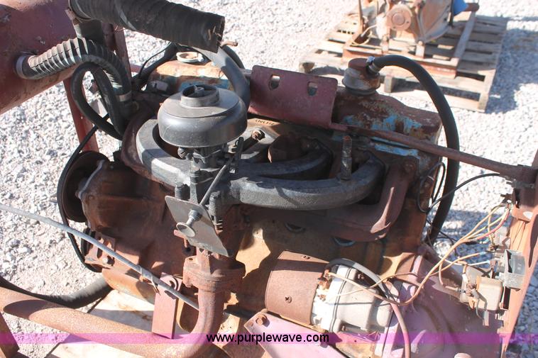 image for item AO9492 Chysler 225 six cylinder natural gas engine