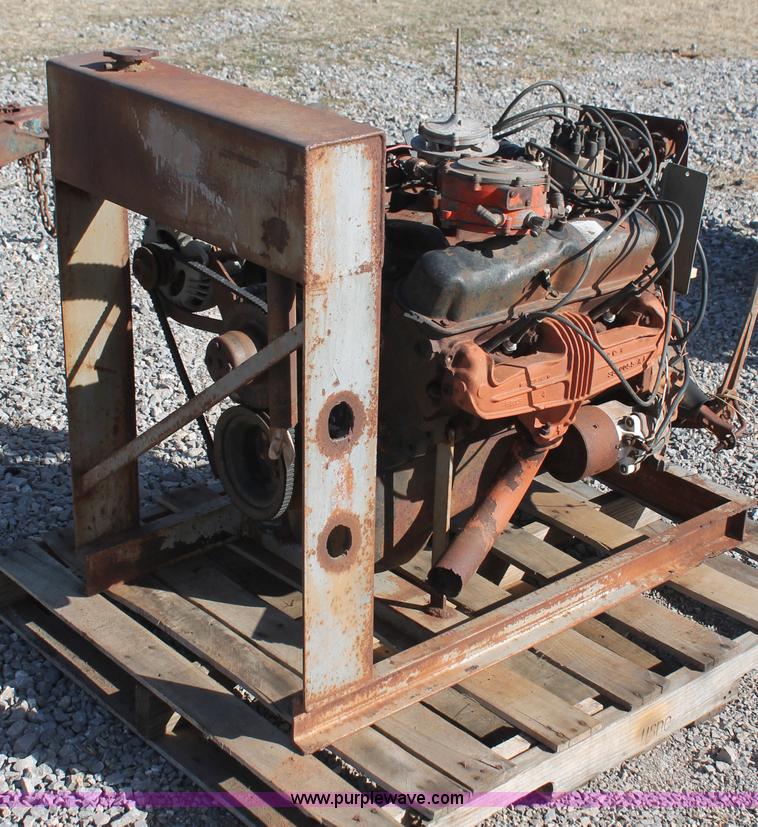 image for item AO9493 Chrysler LH318 eight cylinder industrial natural gas engine