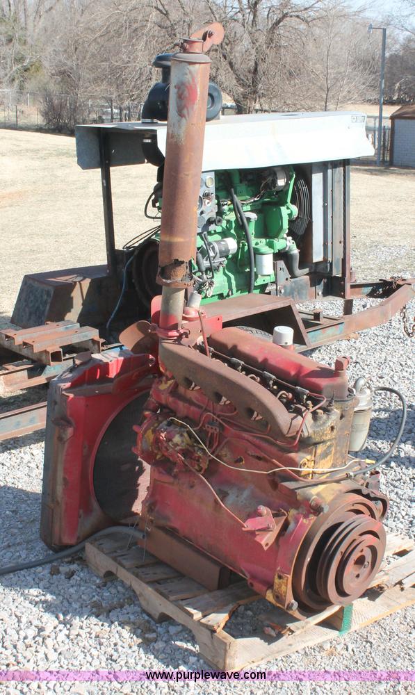 image for item AO9494 John Deere four cylinder diesel engine