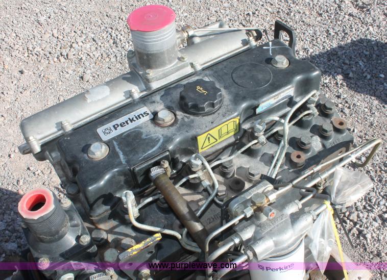 image for item AO9498 1999 Perkins 578773400 4.2L four cylinder diesel engine
