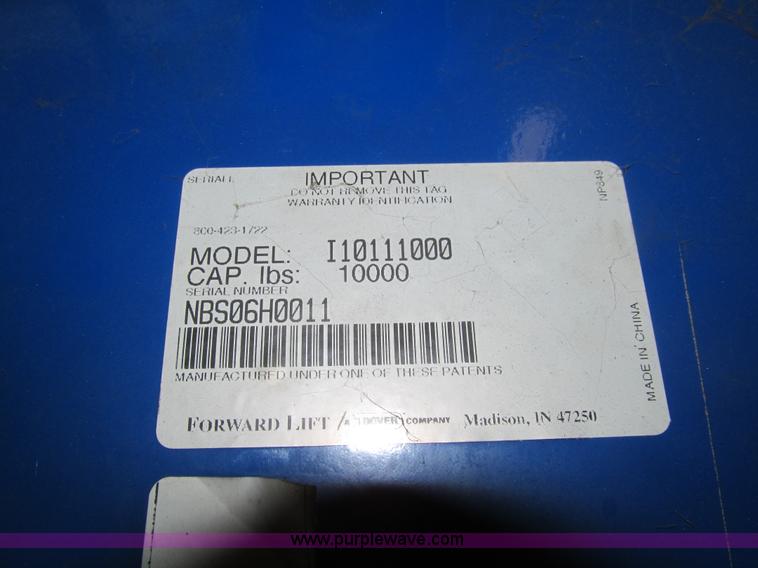 image for item AQ9923 Forward 10,000 lbs two post car lift