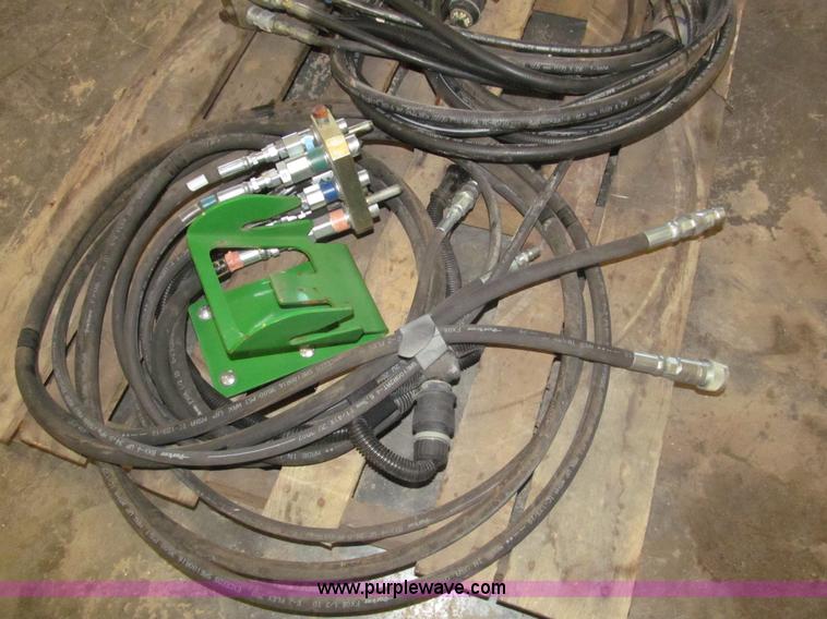 image for item AY9796 (2) quick attach hydraulic couplers