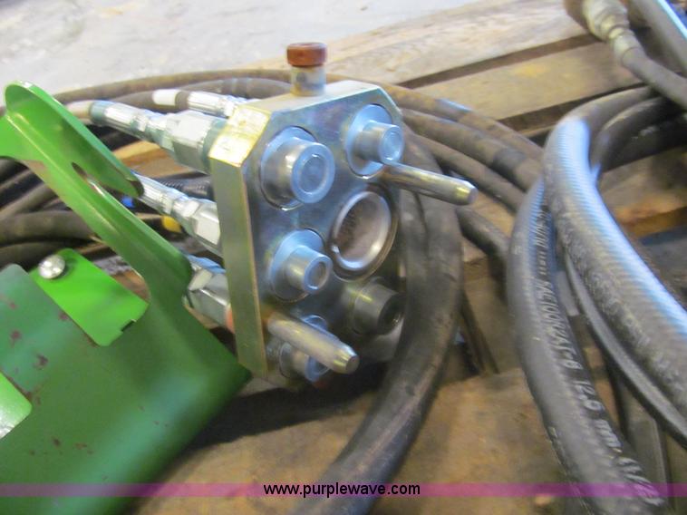 image for item AY9796 (2) quick attach hydraulic couplers